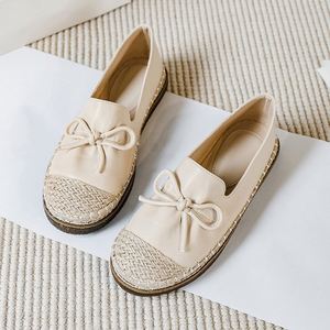 Zapatos casuales de mujer 2026 de boca baja, estilo pescador, planos, sin cordones, ligeros, de talla grande, con un toque elegante y delicado. - Product Image 4