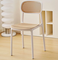 Chaises pour table à manger, chaise de salle à manger en plastique de conception italienne, chaise de salle à manger en rotin empilable, chaise de salle à manger en rotin pour l'extérieur