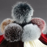 Offre Spéciale 2024 naturel tricoté boule de fourrure Pom Pom chapeau pour femme renard boule de cheveux à la mode hiver chaud chapeau femme