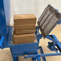 Machine manuelle diesel pour la fabrication de briques en terre cuite et de pavés autobloquants