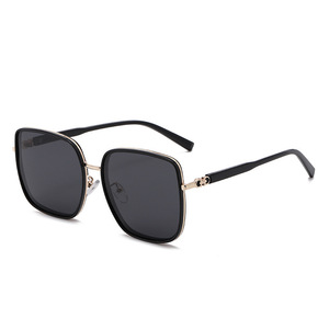 Gafas de Sol Cuadradas Polarizadas UV400 con Montura Completa, Protección Solar para Mujer, Moda 2025 - Product Image 5