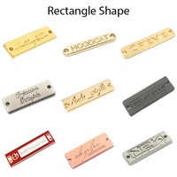 Étiquettes de couture personnalisées en alliage de zinc durables, surface lisse, placage durable, étiquette de nom en métal, logo pour chaussures