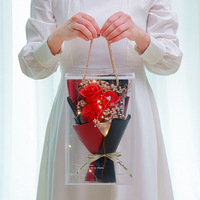 Idées de cadeaux pour la fête des mères, les anniversaires, la Saint-Valentin, les remises de diplômes : Petits bouquets de gypsophiles séchés, de carnations et de roses préservées en PVC
