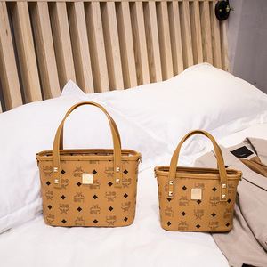 B649441YO Nouveau sac à bandoulière de style rétro avec poignée en cuir PU souple, sac bandoulière léger imprimé. - Product Image 3