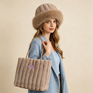 <span class=keywords><strong>Sac</strong></span> à <span class=keywords><strong>main</strong></span> polyvalent à fermeture éclair, grande capacité, en peluche, tendance, à porter sous le bras, au toucher doux, intérieur spacieux, <span class=keywords><strong>sac</strong></span> à <span class=keywords><strong>main</strong></span> décontracté pour femmes, usage quotidien - Product Image 2