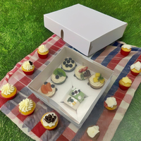 Boîte d'emballage de gâteau à bento en carton personnalisé 4 6 12 trous à quantité minimale de commande bas avec couvercle transparent en PET pour biscuits boîte d'emballage de dessert cupcake