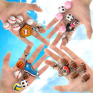 Porte-clés <span class=keywords><strong>en</strong></span> caoutchouc à thème sportif, multi-breloques anime, breloques de baseball, de football et de basketball, porte-clés flexibles et imperméables pour un usage quotidien - Product Image 1