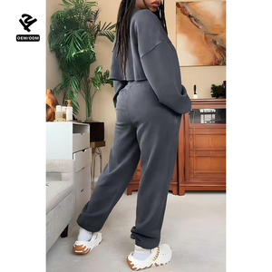 Ensemble de survêtement deux pièces pour femmes avec logo personnalisé, haut court rose, veste bomber zippée, sweat-shirt, cardigan, pantalon large, survêtement - Product Image 3