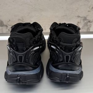 Chaussures de course pour hommes de haute qualité 2026, design tendance, chaussures de plateforme LED d'extérieur, dernières baskets lumineuses de créateur très vendues - Product Image 4