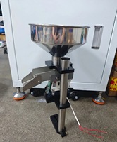 Mesin Pengumpan Linear Otomatis, Pengumpan Getar Garis Lurus untuk Pengumpanan Suku Cadang, Lini Perakitan, Penggunaan Industri, Kustom, 1 Tahun, 1 kW