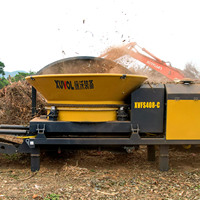 Broyeur de branches d'arbres forestiers Machinerie Racine Bois Bois Bûches Déchiqueteuse mobile Machine à bois de chauffage Broyeur de baignoire Sciure de bois
