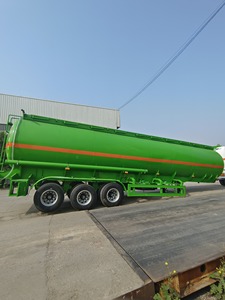 Semi-remorque citerne droite de 20 000 litres pour produits corrosifs, 20 m³ pour eau et huile, en acier inoxydable avec châssis neuf - Product Image 5