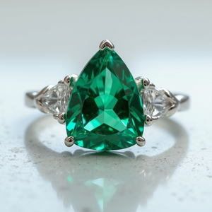 Anillo de Eternidad de Oro de 14k con Rodio y Esmeralda para Compromiso o Boda, Joyería Fina para Mujer, Diseño Vintage, Delicado, Apilable, para Fiestas - Product Image 6