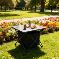 Table pliante robuste avec cadre en métal estampé découpé au laser, pieds de table soudés avec précision et revêtement en poudre