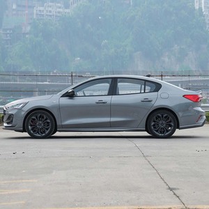 <span class=keywords><strong>Ford</strong></span> <span class=keywords><strong>Focus</strong></span> 2022 1.5T Hatchback EcoBoost 180 Automatica ST Line Usata a Basso Chilometraggio, Benzina, Tetto Panoramico, Vernice Originale - Product Image 4