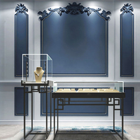 Vitrine moderne en verre et bois pour bijoux avec éclairage LED pour exposition muséale - Écologique, durable, couleur personnalisable, recyclable