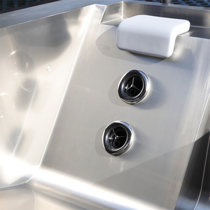 Jacuzzi Exterior Personalizado con Calefacción a Leña y Revestimiento de Acero Inoxidable para Resort o Villa - Product Image 5