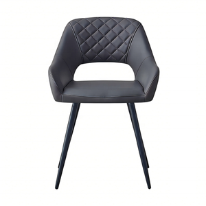 Chaise de salle à manger en cuir PU matelassé de luxe avec dossier et pieds en métal <span class=keywords><strong>noir</strong></span>, <span class=keywords><strong>fauteuil</strong></span> pour usage domestique et commercial - Product Image 4