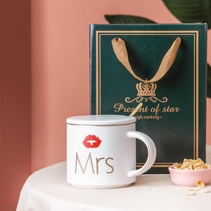 Tasse à café en céramique de grande capacité INS <span class=keywords><strong>Mr</strong></span> Mrs Couple tasse tasse avec couvercle <span class=keywords><strong>et</strong></span> cuillère modèle de simplicité pour les cadeaux vente en gros - Product Image 2
