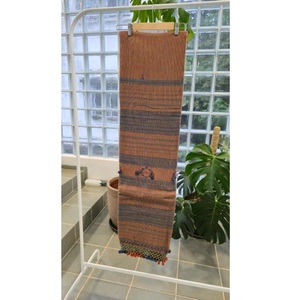 Sari Bhujodi en coton marron LoomIndia, tissé à la main, ethnique, de créateur, élégant, pour mariage et fête, sans plis - Product Image 1