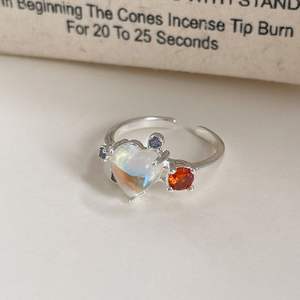 แหวนเปิดสำหรับผู้หญิง ทำจากเงินแท้ S925 ดีไซน์หวานแบบเฉพาะตัว ประดับด้วยมูนสโตนรูปหัวใจ และคริสตัลเซอร์คอนหลากสีฝังแบบละเอียด - Product Image 1