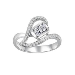 Anello di cristallo a forma di cuore per donna Accessori moda romantici e minimalisti per feste quotidiane - Product Image 1