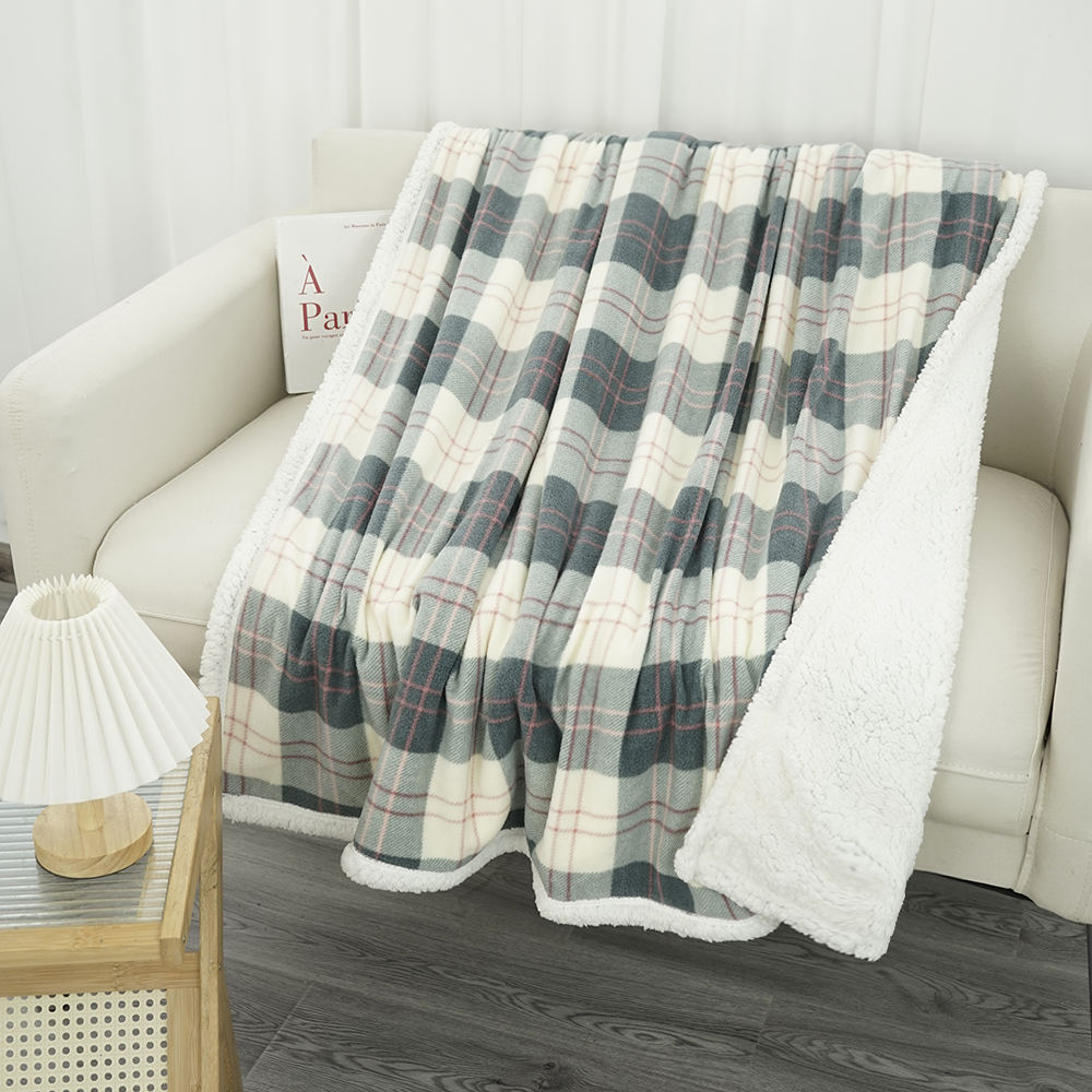 สีขาวและสีเทา