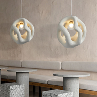 Suspension sculpturale moderne, design à lueur chaude, abat-jour de forme organique, installation facile, pour escalier, restaurant, galerie