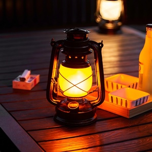 Lanterne de <span class=keywords><strong>camping</strong></span> exclusive transfrontalière, effet flamme, style lanterne de <span class=keywords><strong>cheval</strong></span> rétro, portable pour l'extérieur, certifiée CE, avec variateur 5V - Product Image 4