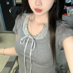 Top deportivo de dos piezas con lazo para mujer con cintura irregular Nueva Camiseta de manga corta de longitud corta para el verano Diseño de especias dulces picantes - Product Image 3