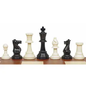 قطع شطرنج بمقاس قياسي