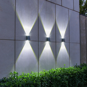 Nueva lámpara <span class=keywords><strong>de</strong></span> pared solar para exteriores arriba y abajo, <span class=keywords><strong>luz</strong></span> <span class=keywords><strong>de</strong></span> pared Solar RGB para Villa impermeable montada en la pared <span class=keywords><strong>Exterior</strong></span> - Product Image 4