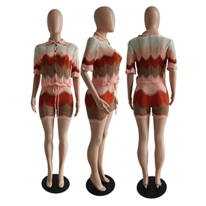 ชุดเซ็ตแฟชั่นเสื้อยืดถักกระดุมแถวเดียวกับกางเกงขาสั้นเอวสูงสไตล์ลำลอง - Product Image 6