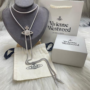 Nuevo Collar Largo Ajustable de Moda con Colgante Magnético de Saturno y Circonitas Completas, Diseño de Nudo de Serpiente, Bañado en Oro, de la Emperatriz Viuda Vivienne - Product Image 2