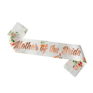 Écharpe florale pour future mariée avec inscription en or rose, cadeau pour enterrement de vie de jeune fille - Product Image 4