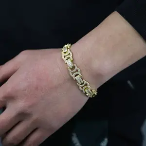 Elegante Pulsera de Plata de Ley 925 con Eslabones Cubanos y Diamantes de Moissanita Cultivados en Laboratorio, Acabado Impecable - Product Image 2