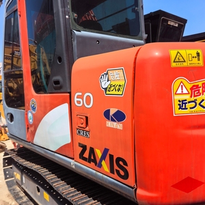 Excavadora Usada Hitachi 60 ZX60 Original de 6 Toneladas Fabricada en Japón con Caja de Cambios y Bomba, Bajo Consumo de Combustible, Fácil Mantenimiento - Product Image 5