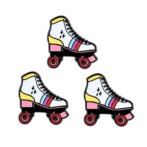 Badge de revers personnalisé en émail souple ou rigide pour patins à roulettes, vente en gros Onway - Product Image 2