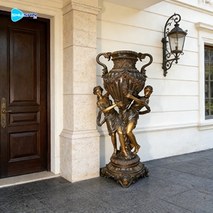 Vaso Decorativo Antico di Lusso in Bronzo con Statue delle Quattro Stagioni, Grande Statua Femminile Personalizzata per Giardini di Lusso - Product Image 2