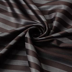 Tissu en <span class=keywords><strong>taffetas</strong></span> de <span class=keywords><strong>soie</strong></span> rigide teint en fil 100% tissu en <span class=keywords><strong>taffetas</strong></span> de <span class=keywords><strong>soie</strong></span> teint en fil pour robe de soirée - Product Image 1