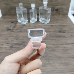 Bouteilles d'alcool en verre <span class=keywords><strong>de</strong></span> qualité supérieure avec liège en verre Tailles 50ml 100ml 200ml Petites bouteilles réutilisables pour les cadeaux <span class=keywords><strong>de</strong></span> vin faits maison et l'échantillonnage - Product Image 2