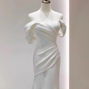 S1576L Abito <span class=keywords><strong>da</strong></span> <span class=keywords><strong>sposa</strong></span> francese monospalla 2026 con vita a coda di pesce e vestibilità Slim Texture leggera e abito <span class=keywords><strong>da</strong></span> <span class=keywords><strong>sposa</strong></span> a pieghe - Product Image 3