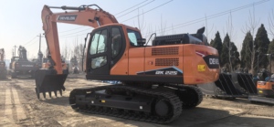 รถขุดตีนตะขาบขนาดกลาง Doosan Develon Dx225-10 รุ่นใหม่เอี่ยม ผลิตในเกาหลีใต้ เครื่องยนต์ Tier4 ฉีดน้ำมันเชื้อเพลิงโดยตรง DL06 รุ่น DX225LCA - Product Image 2