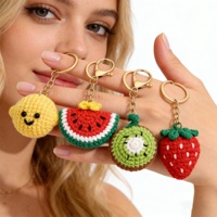 Zachte, milieuvriendelijke garenbol sleutelhanger hanger anime cartoon design fruit handgeweven lichte sleutelhanger decoratie