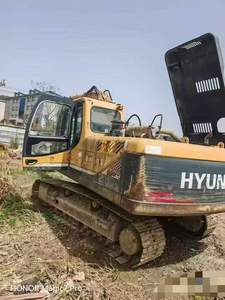Excavatrice sur chenilles Hyundai Hy215 d'occasion pas chère, 20 tonnes, de taille moyenne, pour travaux de terrassement en Corée - Product Image 2