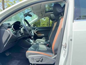 Concessionnaire recherché : <span class=keywords><strong>Audi</strong></span> <span class=keywords><strong>Q3</strong></span> 35 <span class=keywords><strong>TFSI</strong></span> 1.4T 7DCT FWD 2022 d'occasion avec sièges en cuir, toit panoramique, caméra de recul, LED, ESP, exportation mondiale - Product Image 4