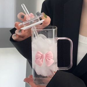 Yuyang bonito rosa arco retângulo copos de vidro com tampa e palha resistente ao calor caneca de vidro com design personalizado decoração meninas presente - Product Image 2