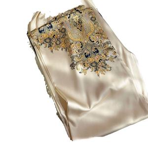 طقم بيجامة ساتان نسائي فاخر من قطعتين بتطريز أساسي عادي قابل للتخصيص، ملابس نوم نسائية من الحرير - Product Image 5