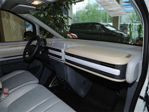 Nouveau fourgon utilitaire électrique Maxus V1 à empattement long et toit surélevé 2024 51 kWh CLTC 305 km - Product Image 4