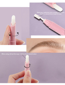 Crayon à sourcils en <span class=keywords><strong>cire</strong></span> coiffante avec logo personnalisé, marque privée, bâton <span class=keywords><strong>de</strong></span> <span class=keywords><strong>cire</strong></span> à sourcils en gros, gel à sourcils, crayon à savon avec brosse - Product Image 3